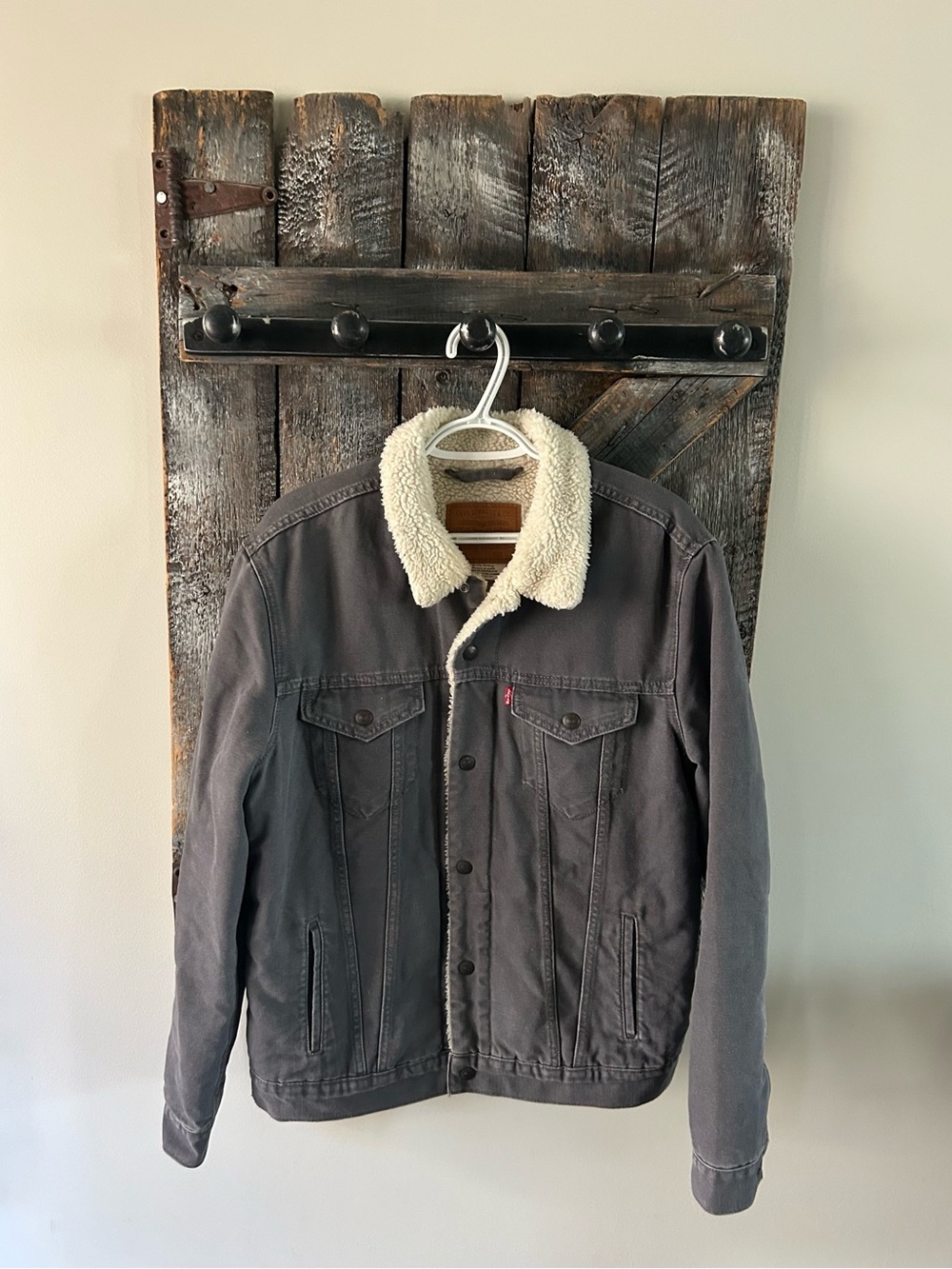 Men's Levi's Gray Sherpa-Lined Jacket - Classic Workwear Style